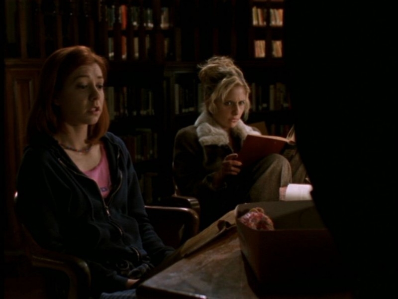 Alyson Hannigan E Sarah Michelle Gellar In Una Scena Dell Episodio Il Giorno Dell Apocalisse Di Buffy L Ammazzavampiri 51891