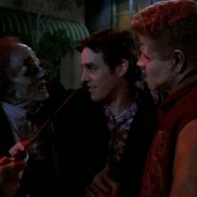 Nicholas Brendon nei guai in una scena dell'episodio 'Il giorno dell'Apocalisse' di Buffy - L'ammazzavampiri