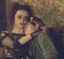 Helena Bonham Carter in una scena del musical Sweeney Todd