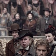 Timothy Spall in una scena del film Sweeney Todd
