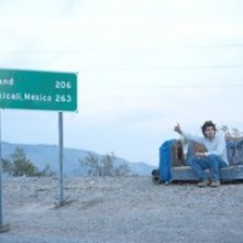 Emile Hirsch in una sequenza del film Into the Wild, diretto da Sean Penn
