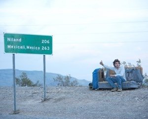 Emile Hirsch in una sequenza del film Into the Wild, diretto da Sean Penn