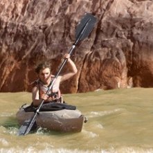 Emile Hirsch in una sequenza del film Into the Wild, diretto da Sean Penn