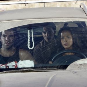 Heroes Volume II - Episodio 6: Sylar (Zachary Quinto) in viaggio con i gemelli Maya (Dania Ramirez) e Alejandro (Shalim Ortiz)