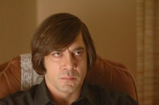 Javier Bardem in una scena del film No Country for Old Men