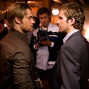 Michael Stahl-David e Mike Vogel in una sequenza di Cloverfield