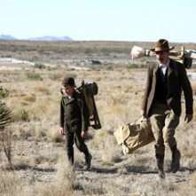 Daniel Day-Lewis con il piccolo Dillon Freasier in una sequenza de Il petroliere