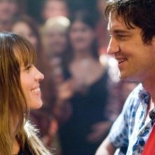 Gerard Butler ed Hilary Swank in una foto del film P.S. I Love You - Non è mai troppo tardi per dirlo