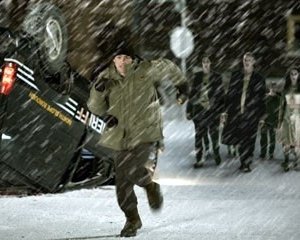 Hartnett in una sequenza del film 30 giorni di buio