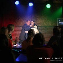 Elisha Cuthbert e Christian Slater in una scena di Un uomo qualunque