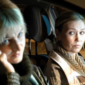 Outi Mäenpää e Ria Kataja in una scena di 'Black Ice'