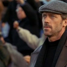 Dr House: Medical division, prima stagione - House (Hugh Laurie) nella scena finale dell'episodio 'Paternity'