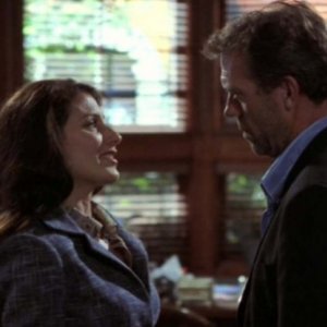 Dr House: Medical division - Una scena del terzo episodio, in cui la dottoressa Cuddy (Lisa Edelstein) e House (Hugh Laurie) hanno un battibecco