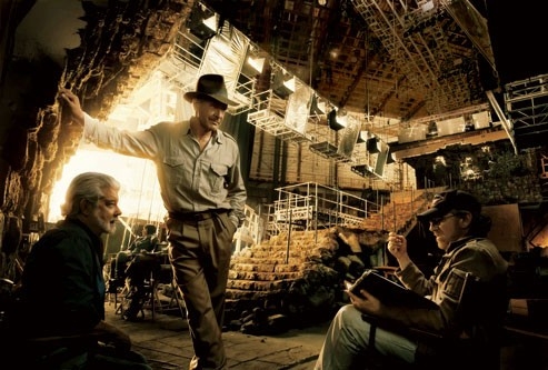 George Lucas, Harrison Ford e Steven Spielberg no set de Indiana Jones 4