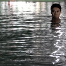 Valentina Izumì in una suggestiva immagine del film Questa notte è ancora nostra