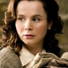 Emily Watson In Una Sequenza Del Film The Water Horse La Leggenda Degli Abissi 52886