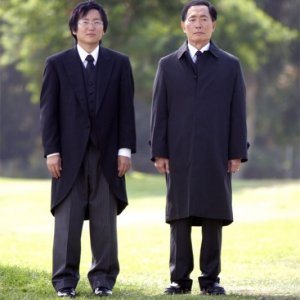 Heroes Volume II - Episodio 9: Hiro (Masi Oka) insieme a suo padre, Kaito (George Takei)
