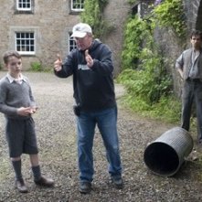 Jay Russell con Alex Etel e Ben Chaplin sul set del film The Water Horse - La leggenda degli abissi