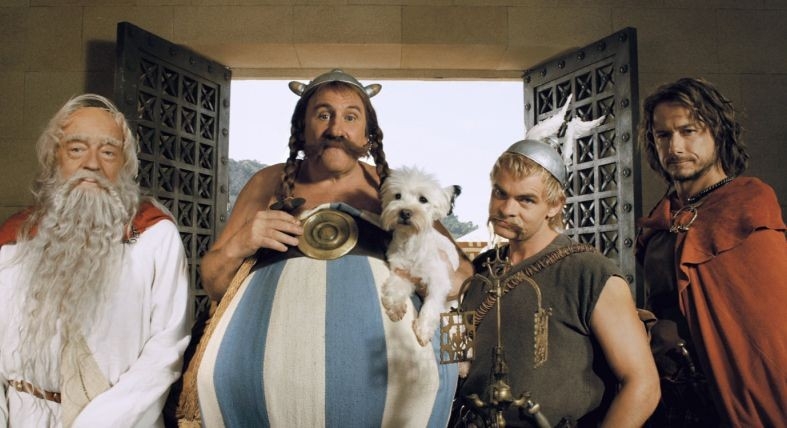 Clovis Cornillac Con Gerard Depardieu In Un Immagine Di Asterix Alle Olimpiadi 52908