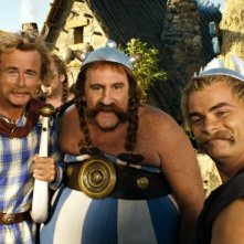 Clovis Cornillac con Gerard Depardieu in una sequenza di Asterix alle Olimpiadi