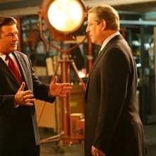 Alec Baldwin e Al Gore in una scena dell'episodio 'Greenzo' della seconda stagione di 30 Rock