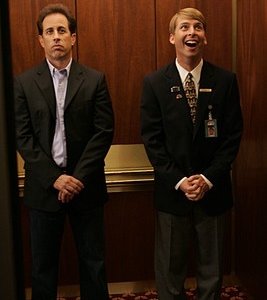 Jack McBrayer e Jerry Seinfeld nell'episodio 'Seinfeldvision' della seconda stagione di 30 Rock