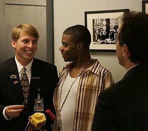 Jack McBrayer, Tracy Morgan e Jerry Seinfeld nell'episodio 'Seinfeldvision' della seconda stagione di 30 Rock