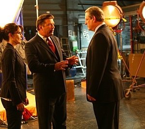 Tina Fey, Alec Baldwin e Al Gore in una scena dell'episodio 'Greenzo' della seconda stagione di 30 Rock