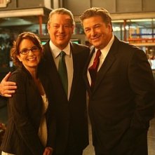 Tina Fey Alec Baldwin E Al Gore In Una Sequenza Dell Episodio Greenzo Della Seconda Stagione Di 30 Rock 53225