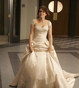 Tina Fey in una scena dell'episodio 'Seinfeldvision' della seconda stagione di 30 Rock
