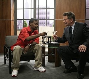 Tracy Morgan e Alec Baldwin in una scena dell'episodio 'The Rural Juror' della prima stagione di 30 Rock