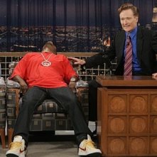 Tracy Morgan e Conan O'Brien in una scena dell'episodio 'Tracy Does Conan' della prima stagione di 30 Rock