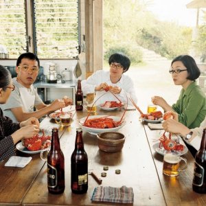 Una scena di gruppo di 'Megane'