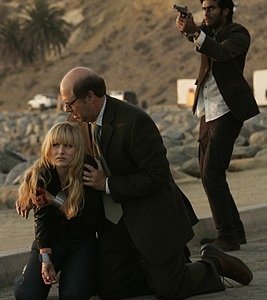 Heroes Volume II - Episodio 9: Bob (Stephen Tobolowsky), Elle (Kristen Bell) e Mohinder (Sendhil Ramamurthy)