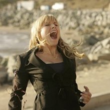 Heroes Volume II - Episodio 9: Elle (Kristen Bell) colpita al braccio