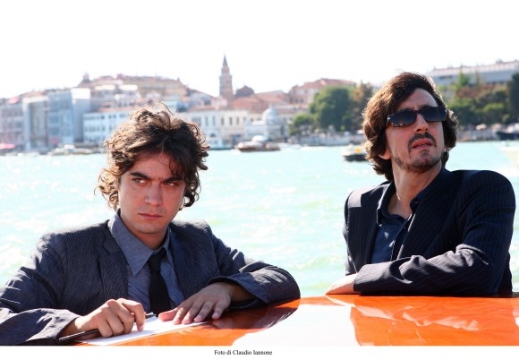 Riccardo Scamarcio Con Sergio Rubini In Un Immagine Del Film Colpo D Occhio 53544