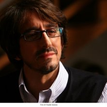 Il fascinoso Sergio Rubini in un'immagine del thriller Colpo d'occhio