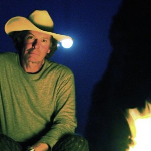 Julien Temple è il regista di 'Joe Strummer: il futuro non è scritto'