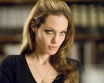 Angelina Jolie protagonista del remake di La moglie di Frankenstein?