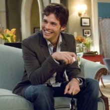 James Marsden in un'immagine della commedia 27 volte in bianco