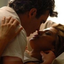 Joaquin Phoenix e Eva Mendes in una scena de I padroni della notte