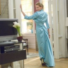 Abito azzurro per Katherine Heigl, protagonista del film 27 volte in bianco