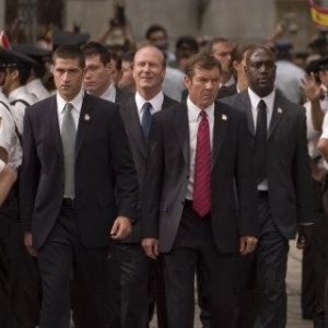Matthew Fox, William Hurt e Dennis Quaid in una scena di Prospettive di un delitto