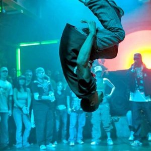 Spettacolari evoluzioni da parte di un ballerino per Step Up 2