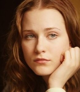 Un primo piano di Evan Rachel Wood in Alla scoperta di Charlie
