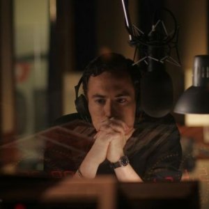 Elio Germano in un'immagine del film Il mattino ha l'oro in bocca