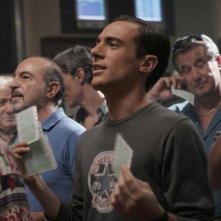 Elio Germano in una sequenza del film Il mattino ha l'oro in bocca