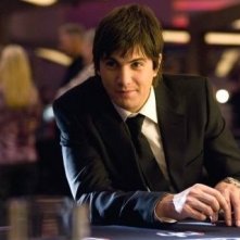 Jim Sturgess in una scena di 21