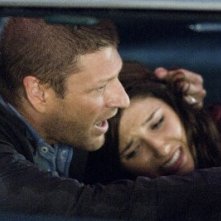 Sean Bean e Sophia Bush in una scena di The Hitcher