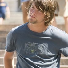 Zachary Knighton in una scena di The Hitcher